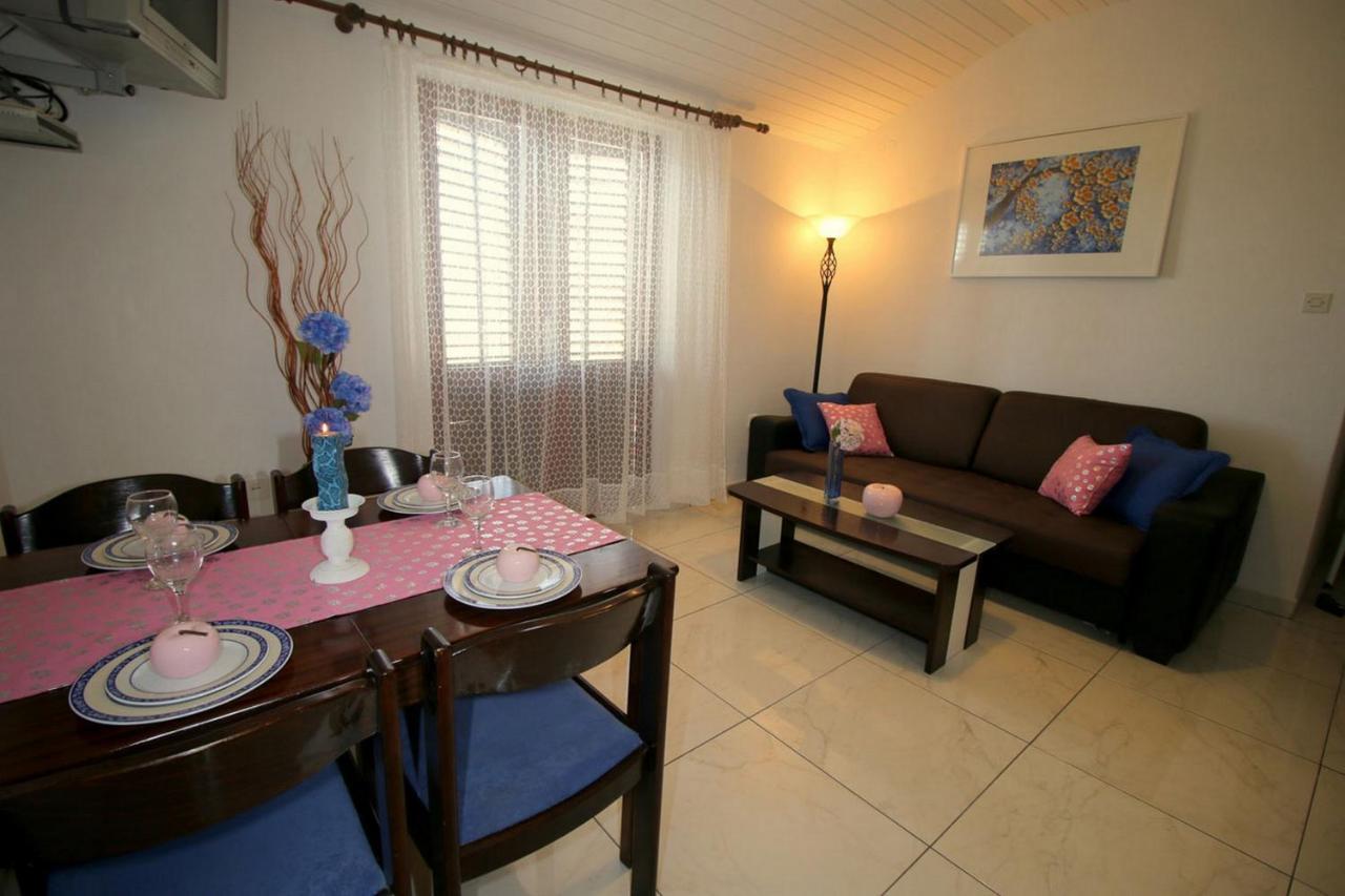 Villa Renipol Adults Only Sutivan Luaran gambar