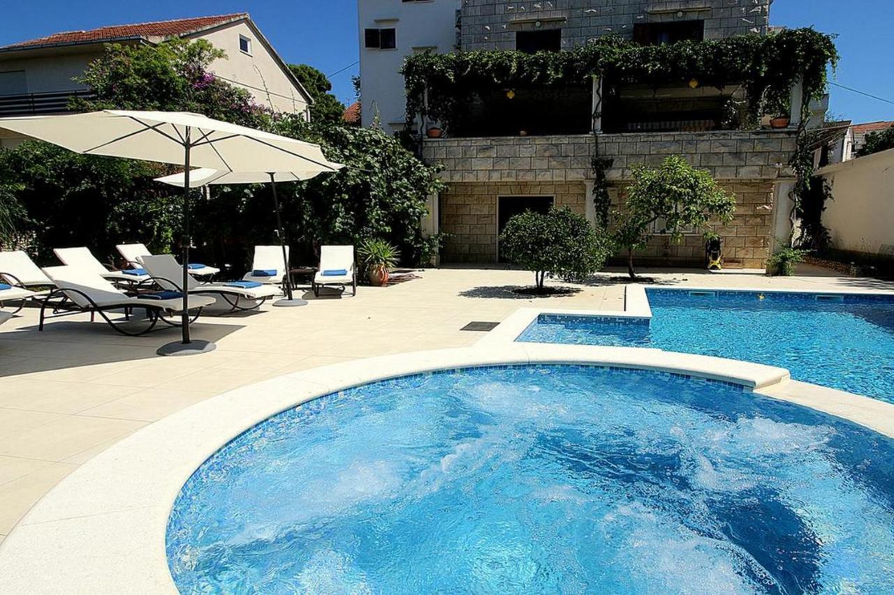 Villa Renipol Adults Only Sutivan Luaran gambar