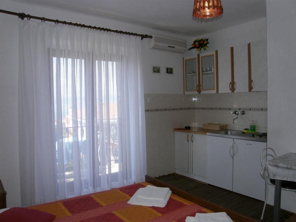 Villa Renipol Adults Only Sutivan Luaran gambar