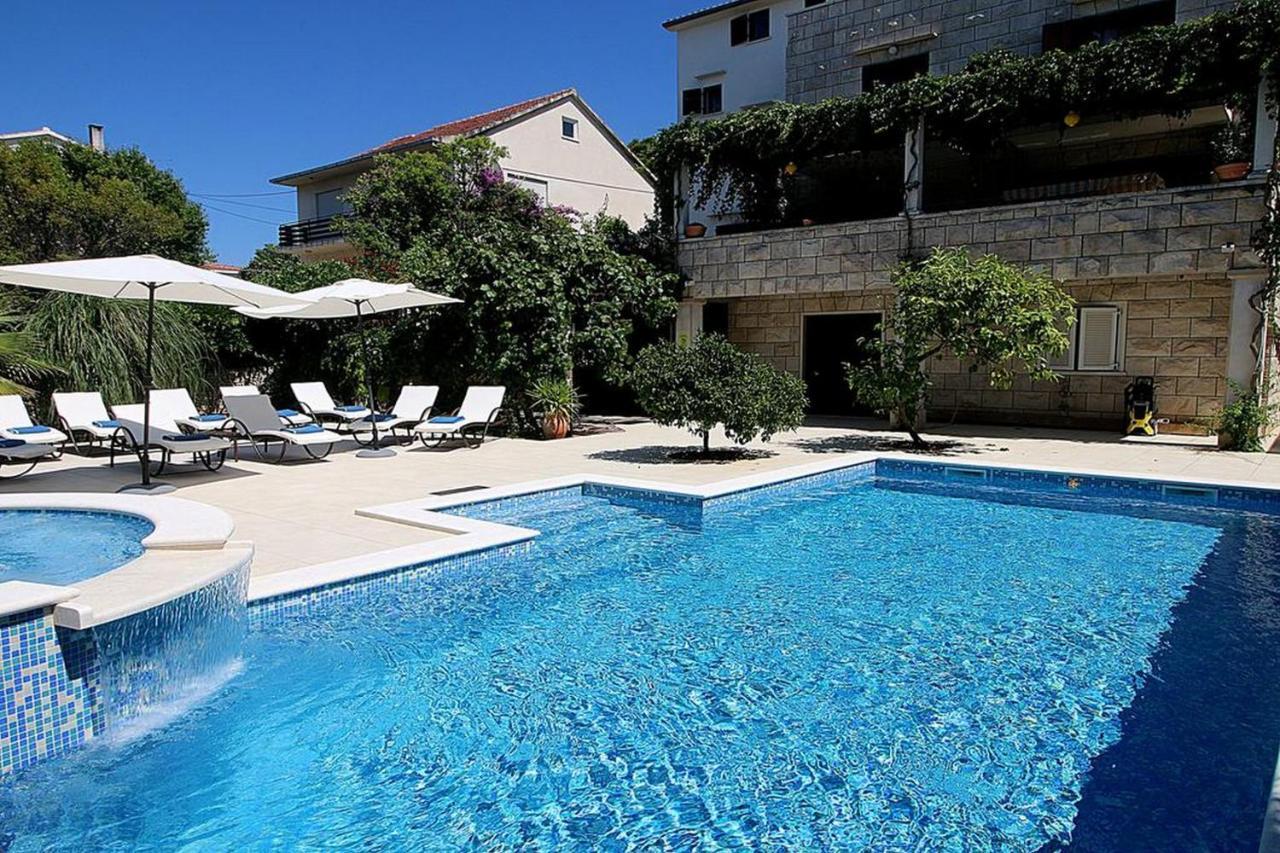 Villa Renipol Adults Only Sutivan Luaran gambar
