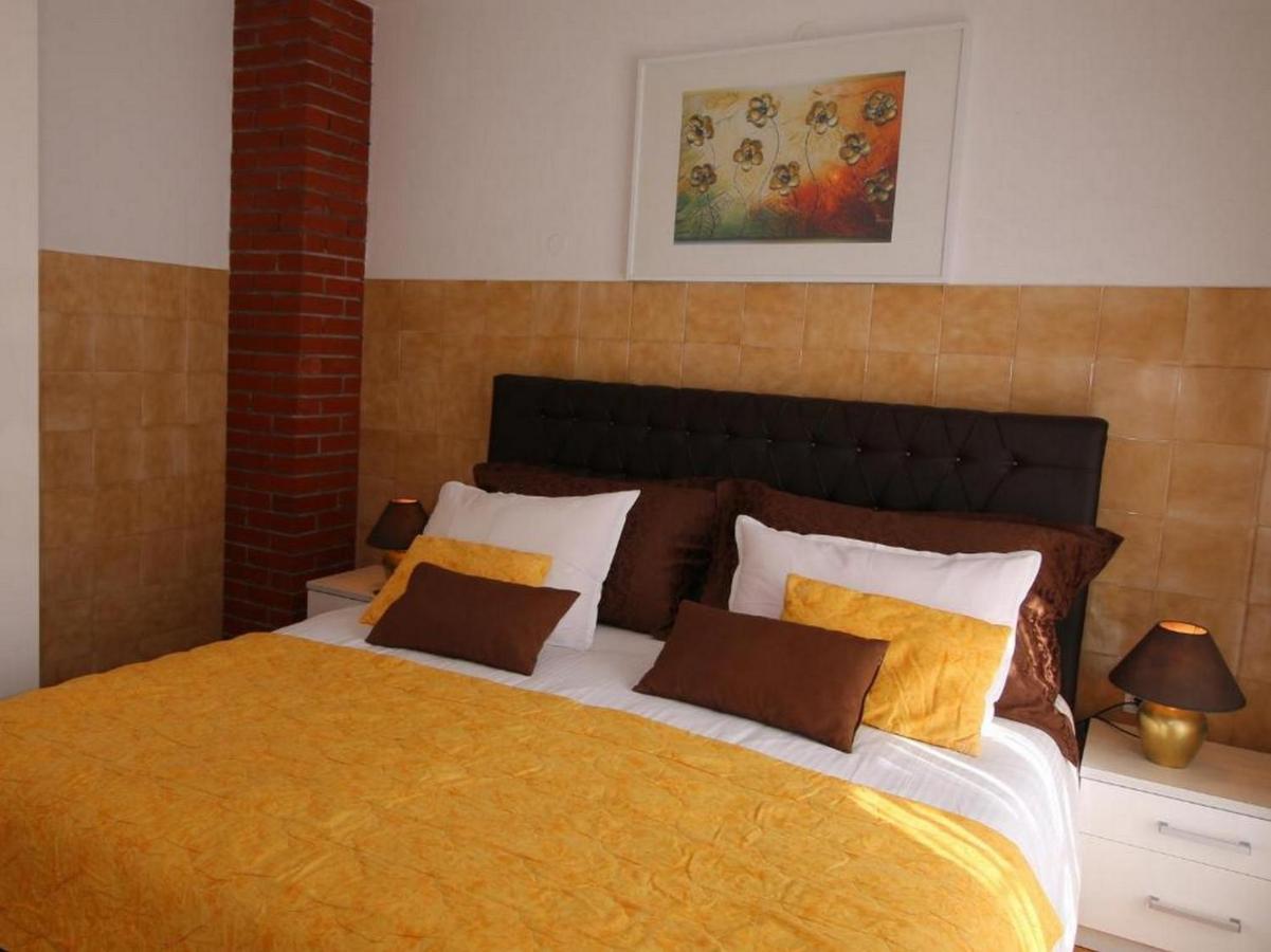 Villa Renipol Adults Only Sutivan Luaran gambar