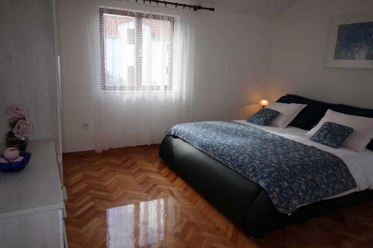Villa Renipol Adults Only Sutivan Luaran gambar
