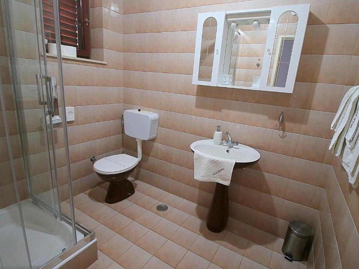 Villa Renipol Adults Only Sutivan Luaran gambar