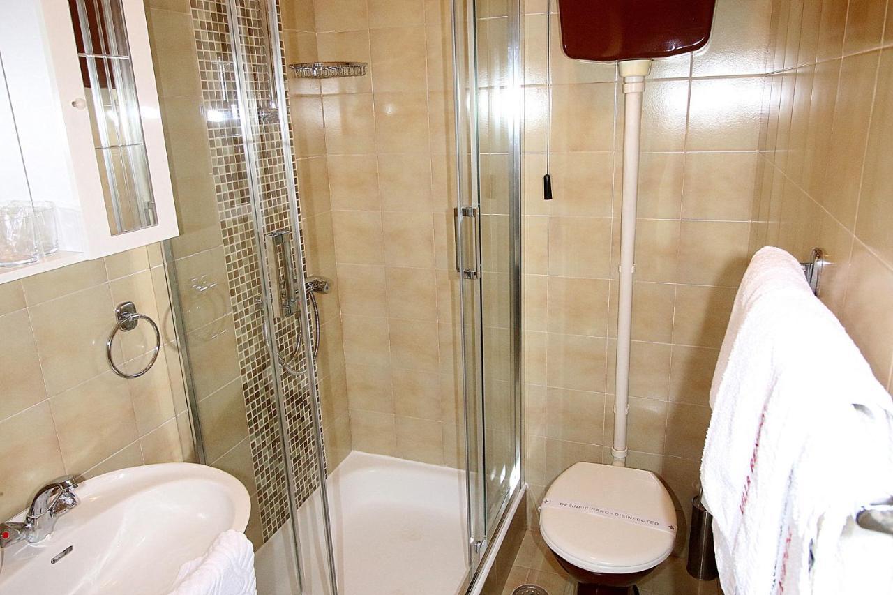 Villa Renipol Adults Only Sutivan Luaran gambar