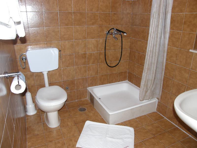 Villa Renipol Adults Only Sutivan Luaran gambar